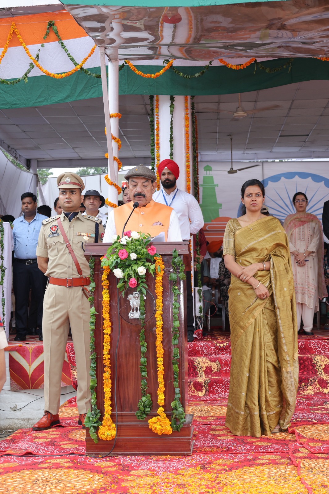 Cabinet Minister Mohinder Bhagat hoisted the national flag on the occasion of Independence Day.